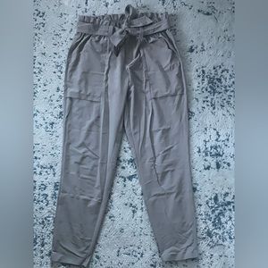 Athleta Skyline Pant EUC Size 8 Gray